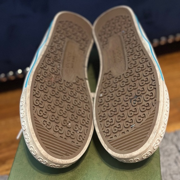 NEW CANVAS GUCCI (Authentic) Sneakers - Picture 5 of 8